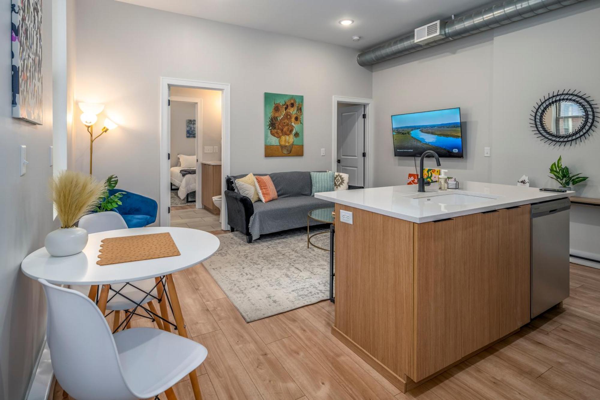 Prime Otr, 3 Lux Queen Beds, Two 55In Tvs, Steps To Tql, Findlay Market, Light Rail, Fast Wifi Cincinnati Kültér fotó