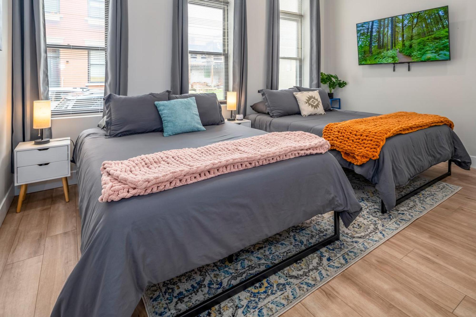 Prime Otr, 3 Lux Queen Beds, Two 55In Tvs, Steps To Tql, Findlay Market, Light Rail, Fast Wifi Cincinnati Kültér fotó