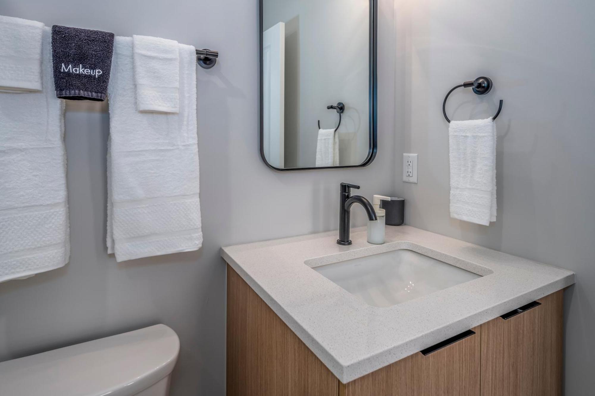 Prime Otr, 3 Lux Queen Beds, Two 55In Tvs, Steps To Tql, Findlay Market, Light Rail, Fast Wifi Cincinnati Kültér fotó